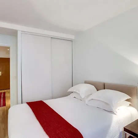 Apartment Le Marais شقة