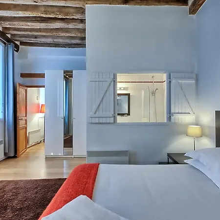 Apartment Le Marais شقة